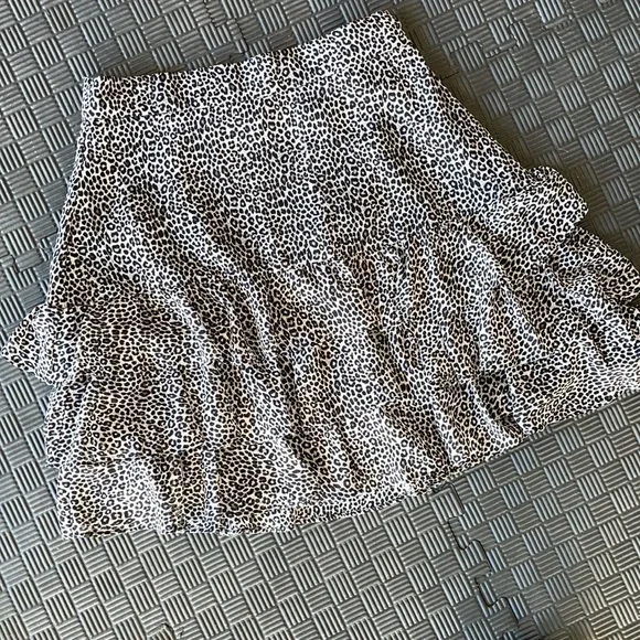 Mk skirt - Picture 2 of 3